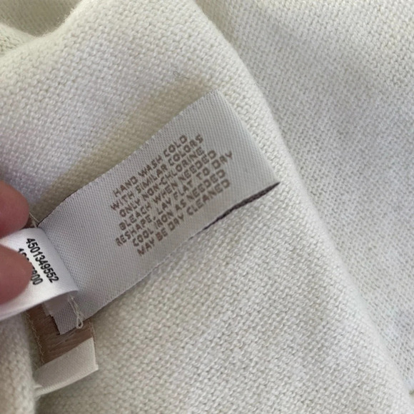 ❤️ Chico’s White sequin knit tank top Size 1 ( Medium ) - Picture 7 of 8